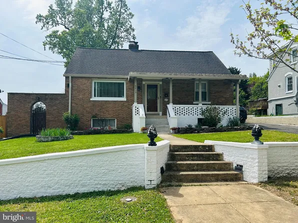 6813 Chestnut Ave, Falls Church, VA 22042