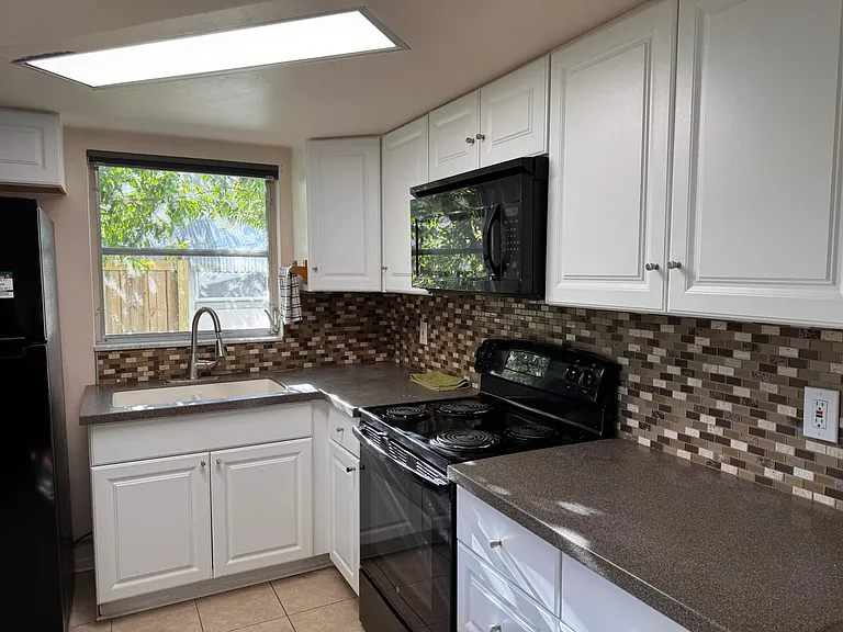 3048 Merita Dr — Photo 6
