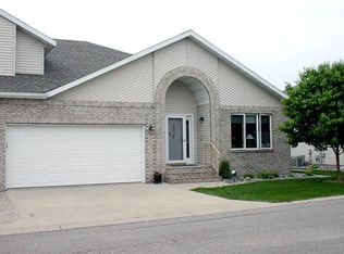 2428 Madison Square Dr S, Fargo, ND
