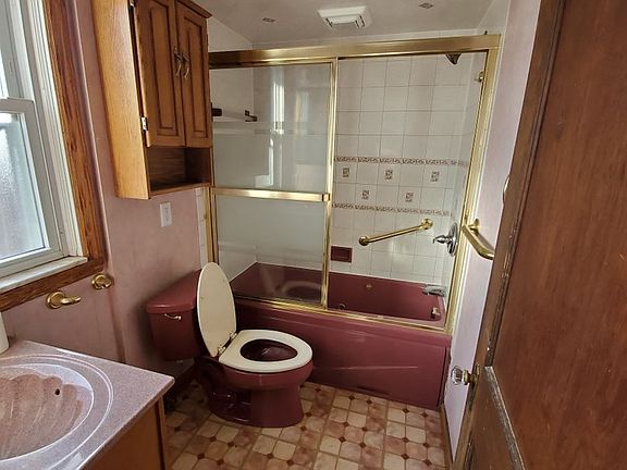 3rd image of 4714 Sylvan Ave