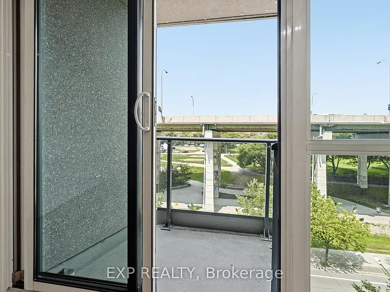 209 Fort York Blvd #667 — Photo 14