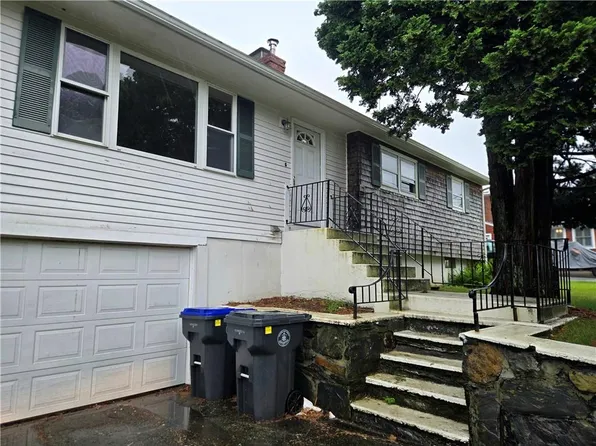 103 Windward Dr, Portsmouth, RI 02871