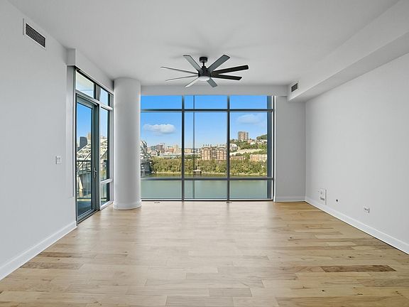 4th image of 400 Riverboat Row Unit 1102
