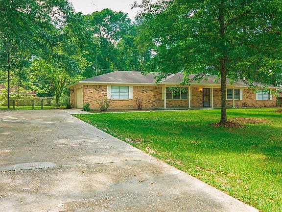 2nd image of 2115 Pinecrest Dr