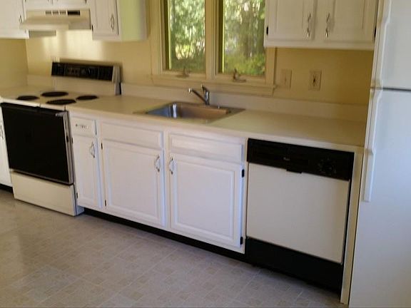 2nd image of 347 Foundry St APT 2
