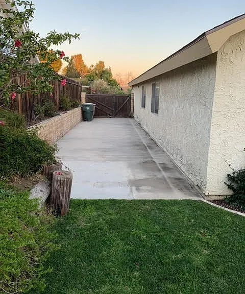 1869 Clearwater Dr — Photo 4