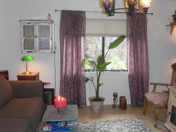 4th image of 812 W MUNSEE Drive