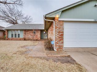 1104 NW 6th Pl, Moore, OK 73170