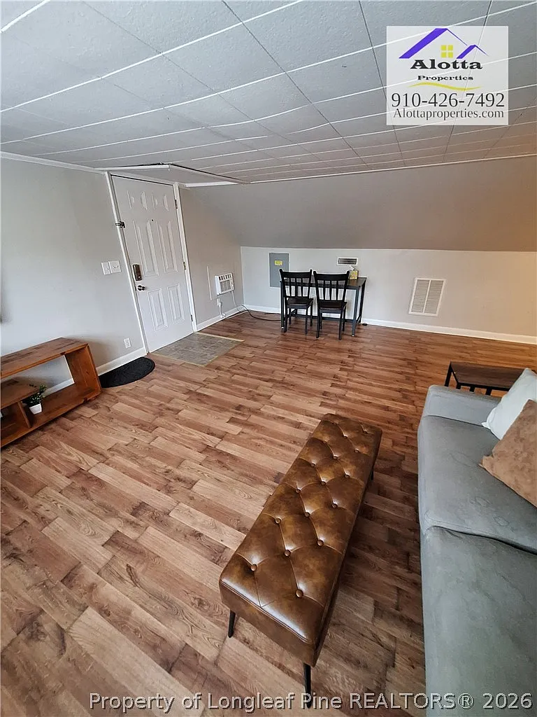 1 bed, 1.0 bath, 576 sqft, $960 — Photo 2