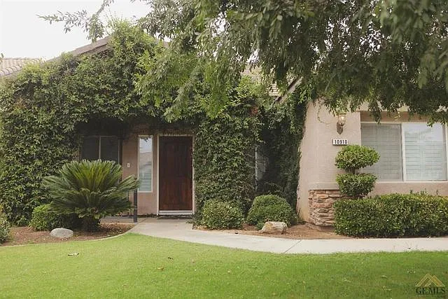 10910 Thunder Falls Ave photo 1