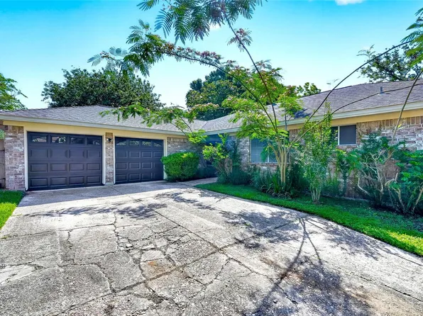 15207 Pleasant Valley Rd, Houston, TX 77062