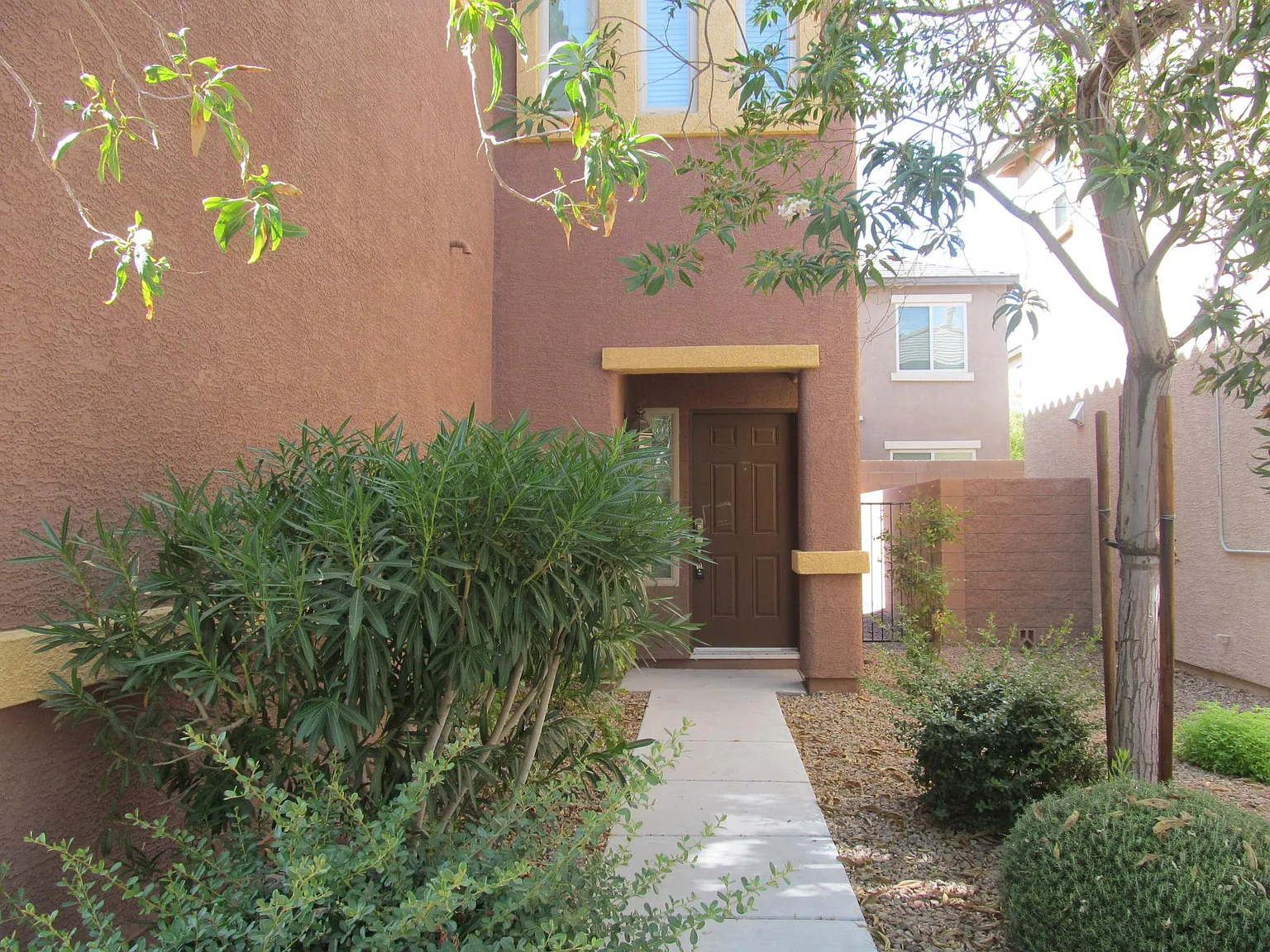 4 bed, 2.5 bath, 1803 sqft, $1,980 — Photo 2