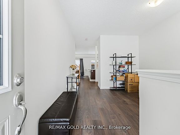 5th image of 30 Hills Thistle Dr