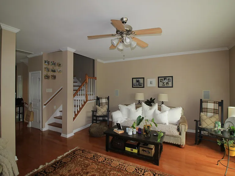 317 Kinellan Ln — Photo 14