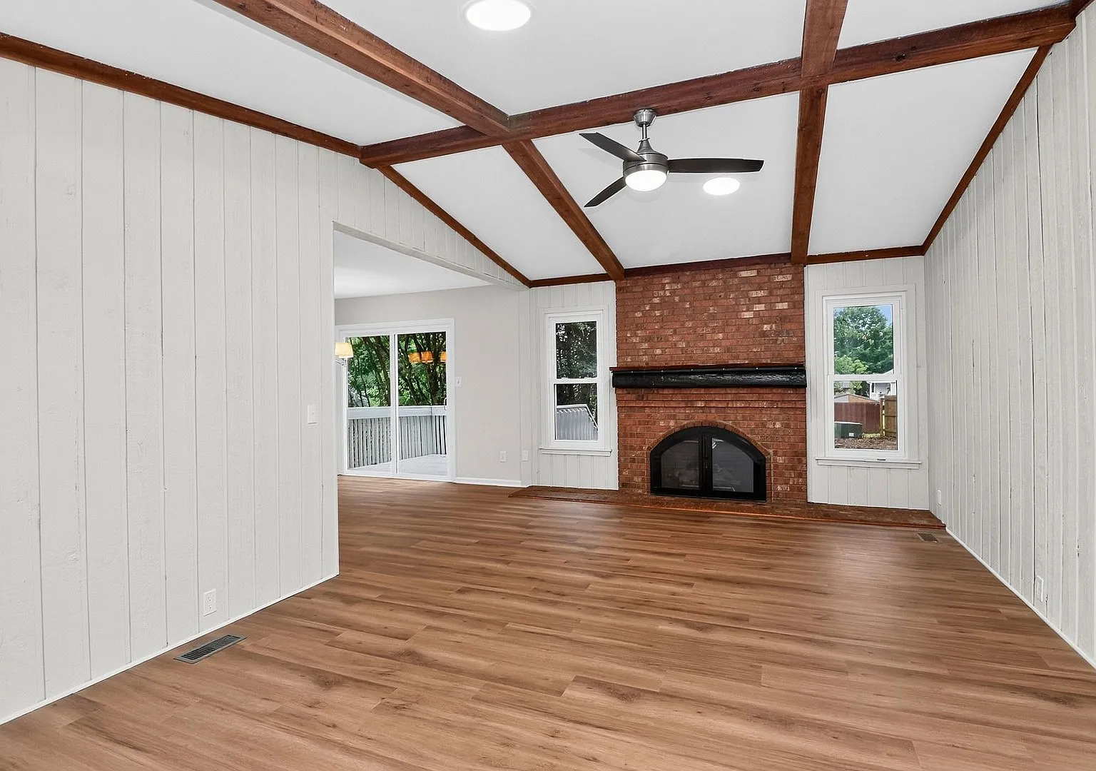 Gorgeous 3 Bedroom Home in Walnut Creek!! — Photo 2