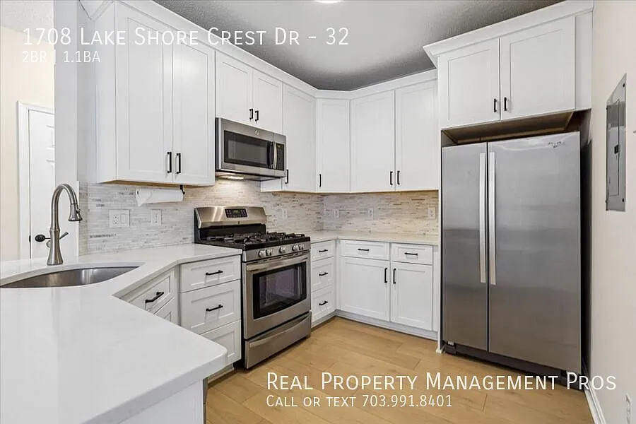 1708 Lake Shore Crest Dr #32