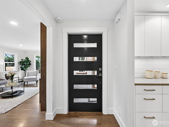 4th image of 3439 42nd Avenue W