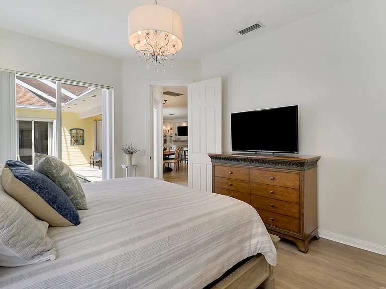 511 Sweet Bay Cir — Photo 22