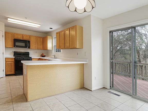 Kitchen with Breakfast Room and space for Bar Stool