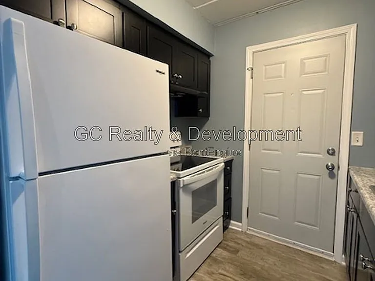 342 Wilson Ave #A — Photo 6
