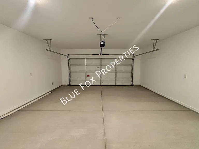 10253 W Sumullen St — Photo 2