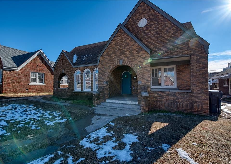 1st image of 914 East Dr