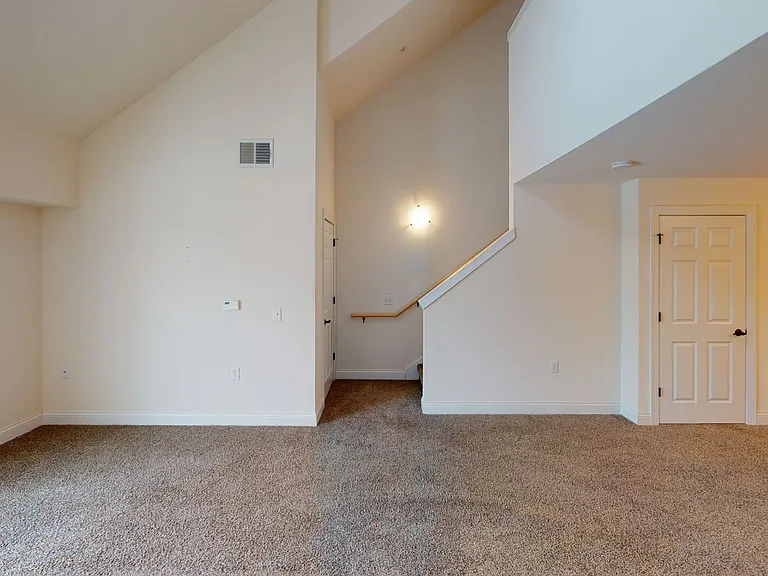 Delafield Woods Apartments — Photo 24