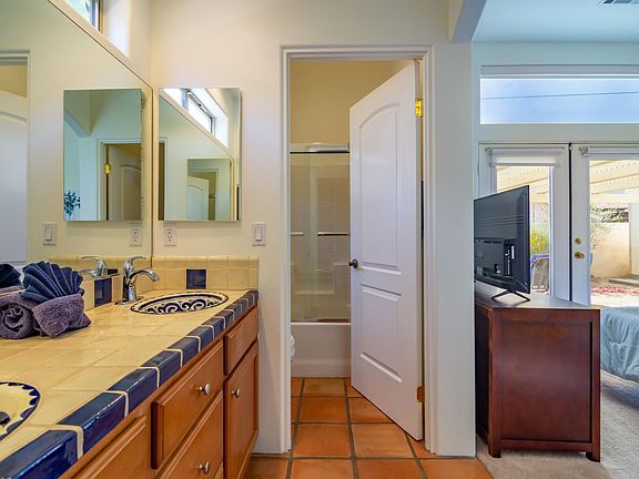 4th image of 54324 Avenida Madero