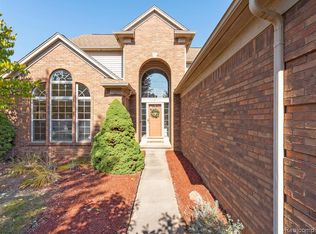 4995 Spring Meadow Dr, Clarkston, MI 48348