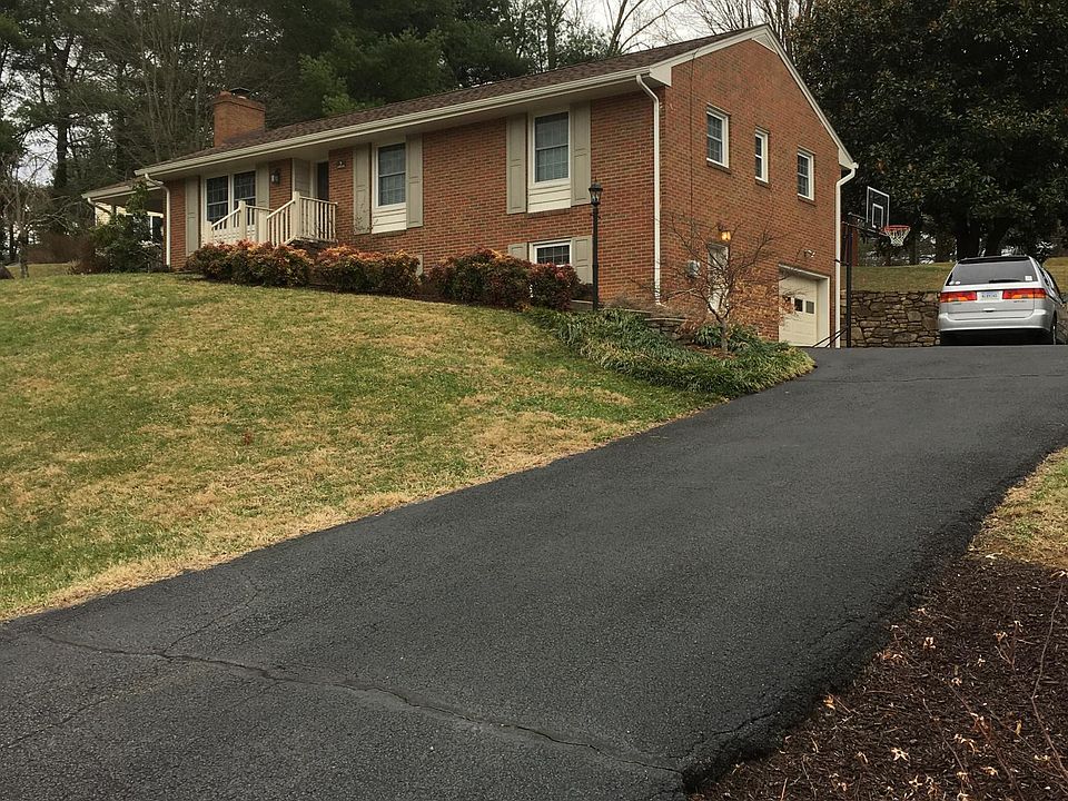 1st image of 7 Camelia Dr