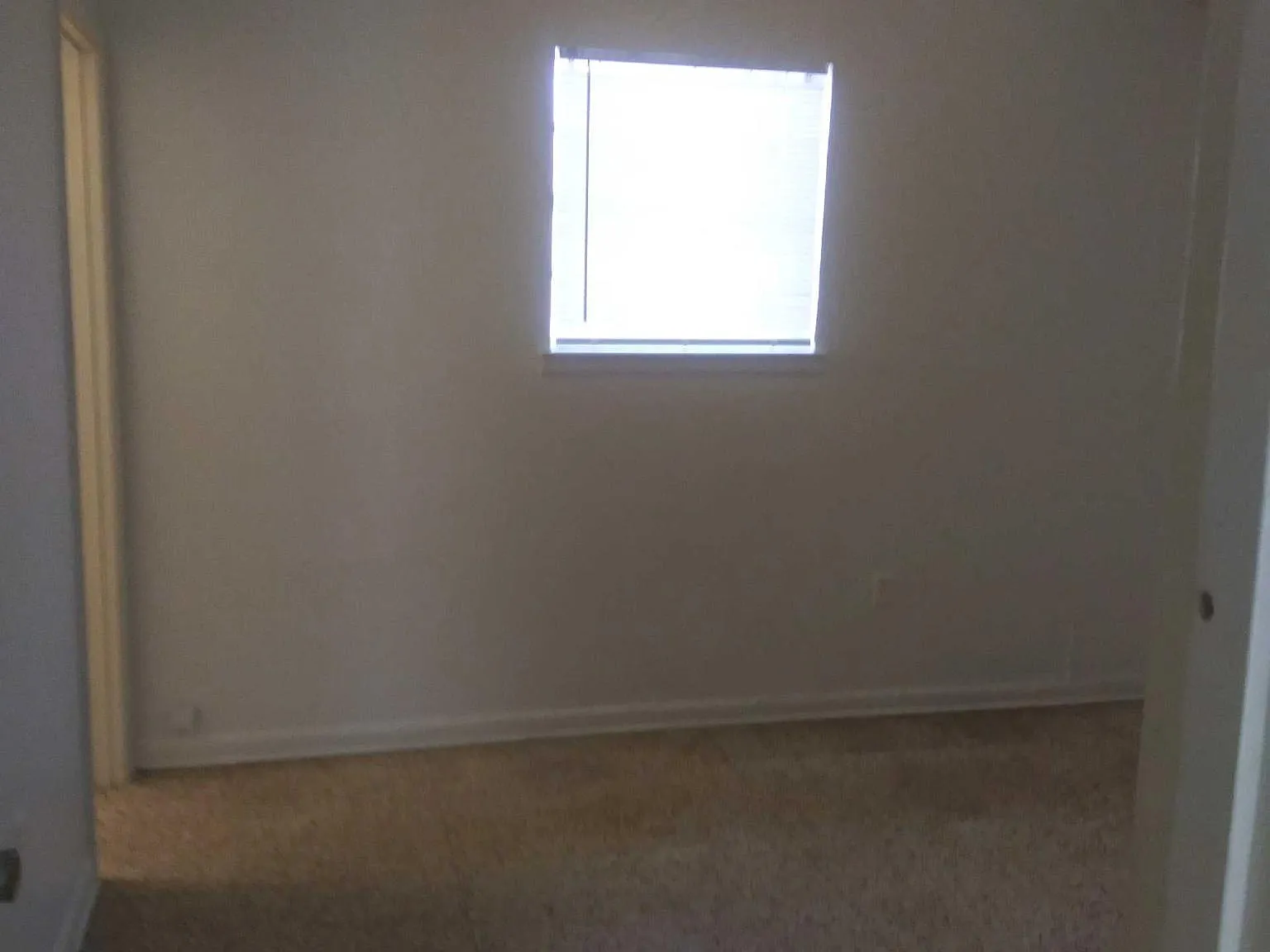 325 Weyer St — Photo 1