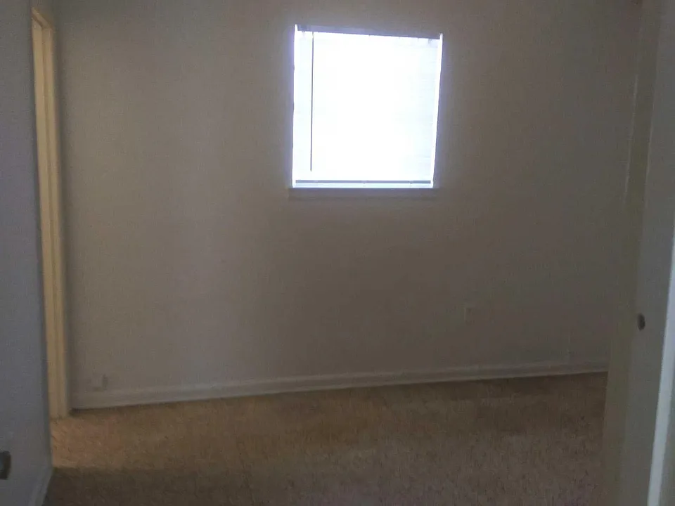 325 Weyer St #1