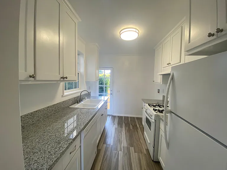 1309 S Roxbury Dr #1311-1/2 — Photo 15