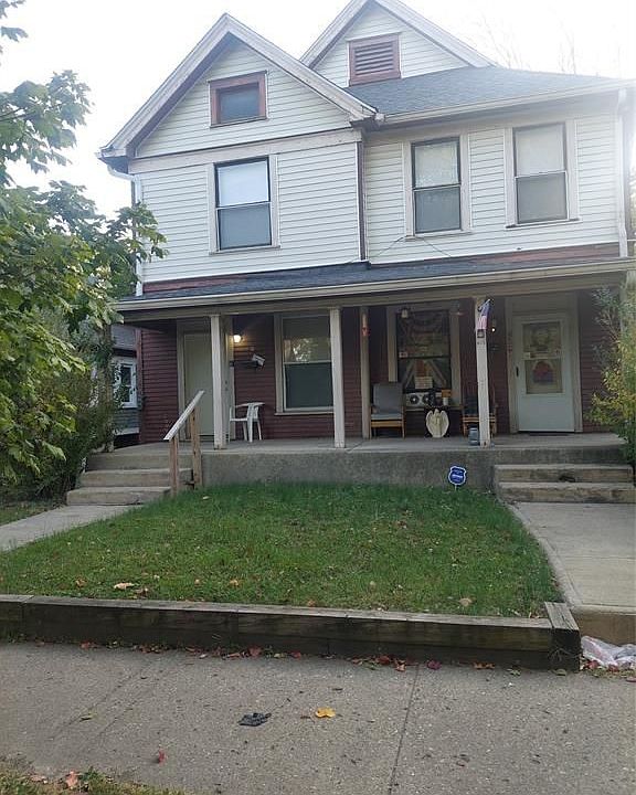 1st image of 415 1/2 N Oxford St #1/2