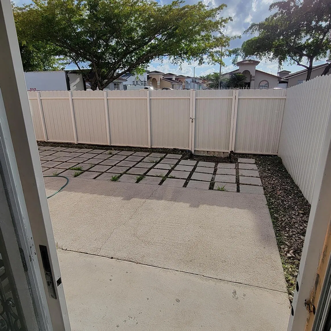 2 bed, 960 sqft, $2,500 — Photo 2