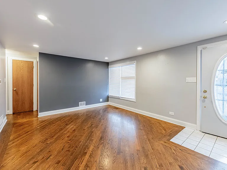 8912 S Ryan Rd #HOUSE — Photo 2