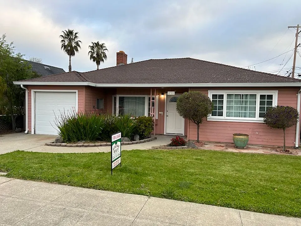 1735 Cottage Grove Ave