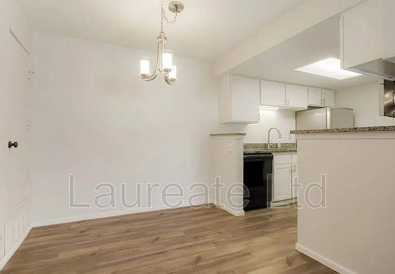 8555 Fairmount Dr #I202 — Photo 5