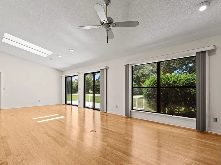 151 Marlin Cir — Photo 6