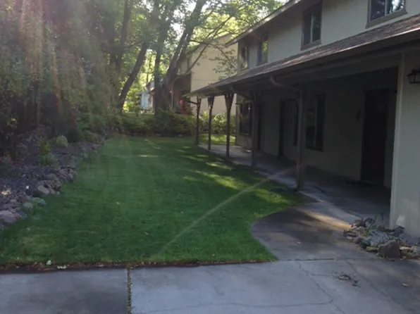 814 C Carmen Dr, Mount Shasta, CA 96067