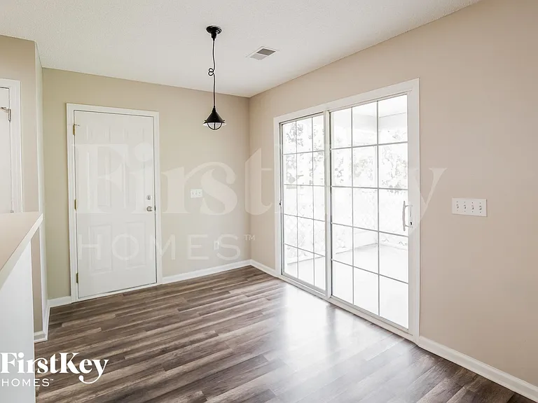 102 Kilpatrick Ct — Photo 5