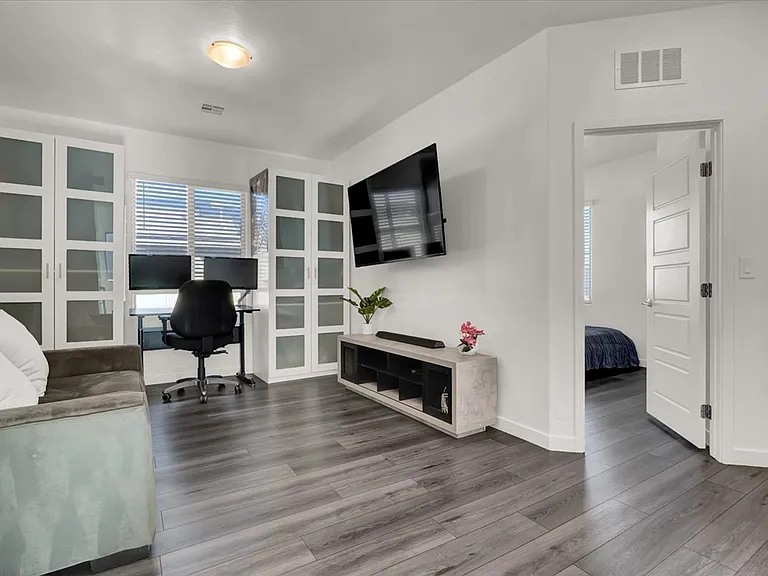12340 Harbor Isle Ave — Photo 5