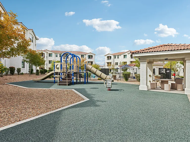 Castile Apartments — Photo 19