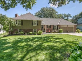 7411 Booth St, Prairie Village, KS 66208
