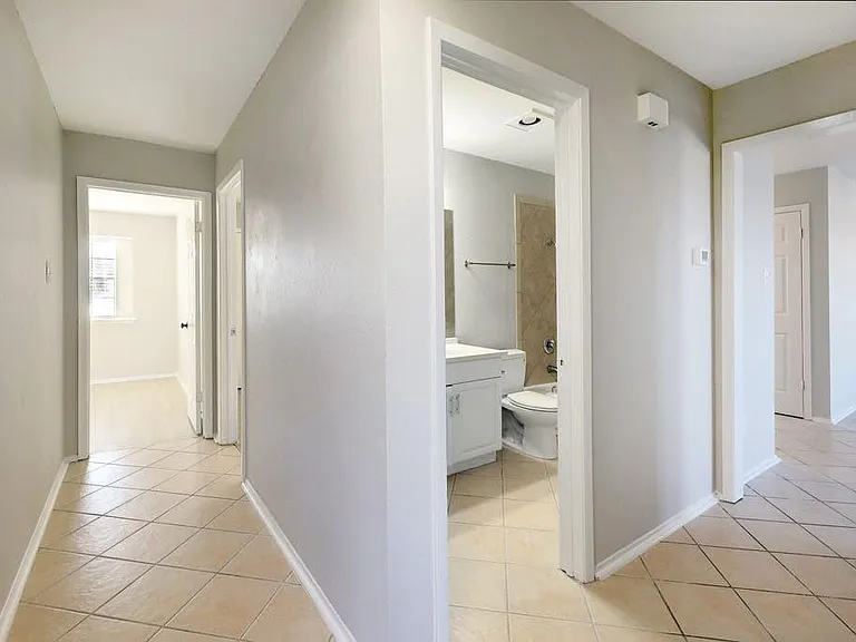 1214 Doonesbury Dr — Photo 20