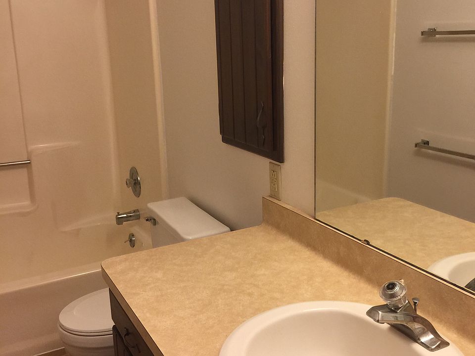 1st image of 603 W Briarknoll Ct