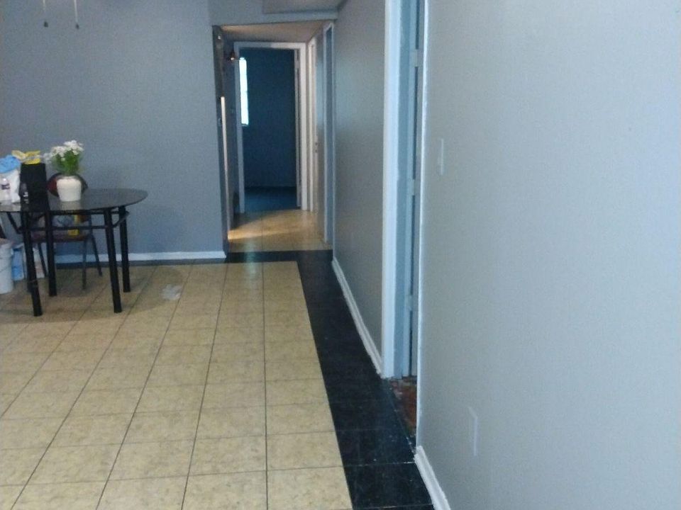 2nd image of 3371 Suncrest Dr