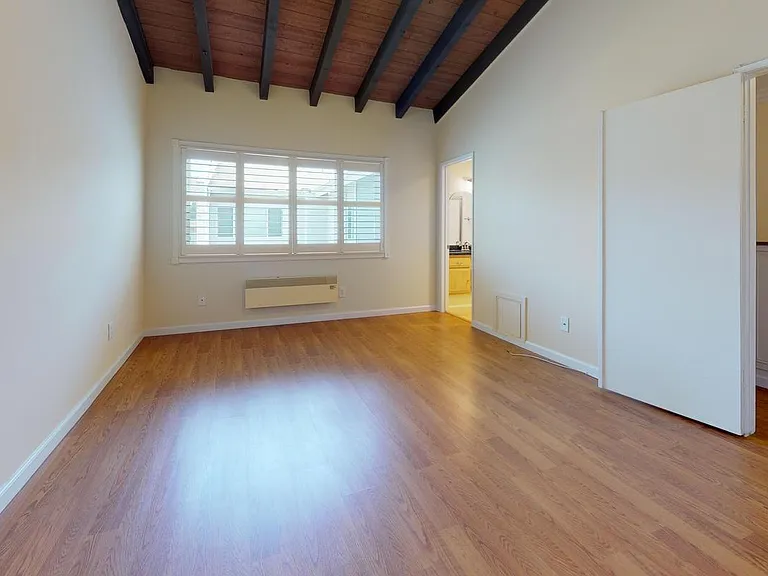 2112 Warfield Ave #5 — Photo 11