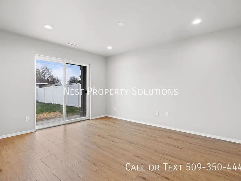 338 W 6th St — Photo 12