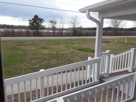 Front yard view from Ramp